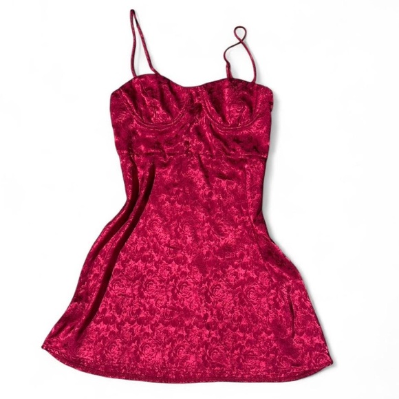Princess Polly Dresses & Skirts - Princess Polly Fuchsia Satin Jacquard Mini Dress